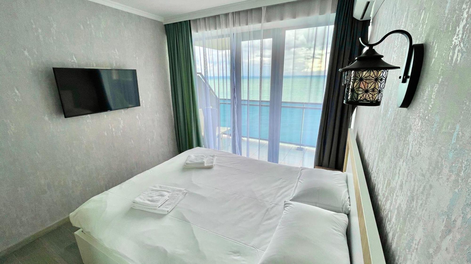Marvella Hotel Orbi Beach Tower Batumi Esterno foto