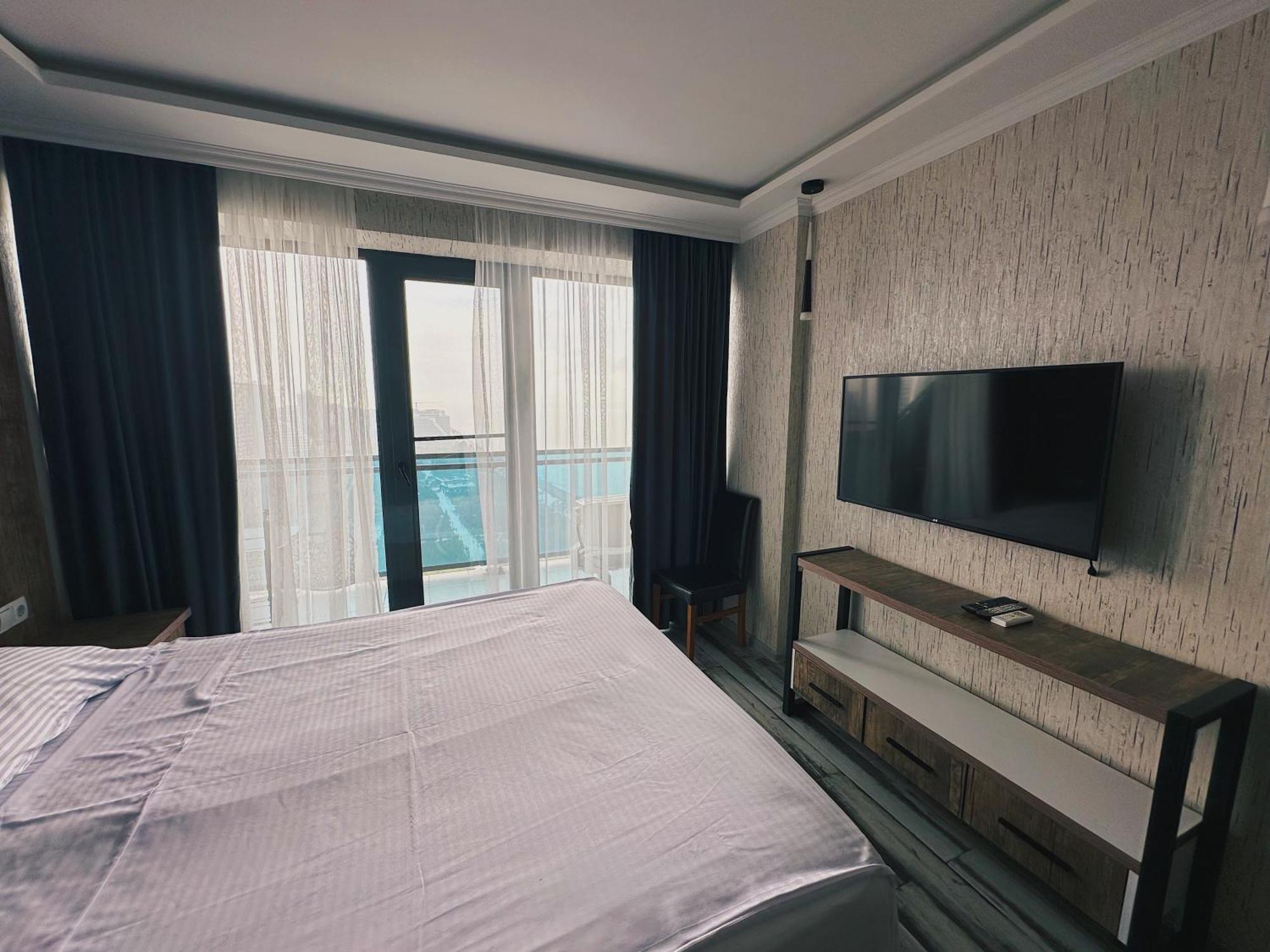 Marvella Hotel Orbi Beach Tower Batumi Esterno foto