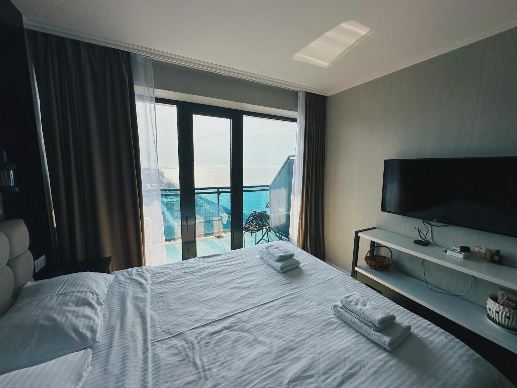 Marvella Hotel Orbi Beach Tower Batumi Esterno foto