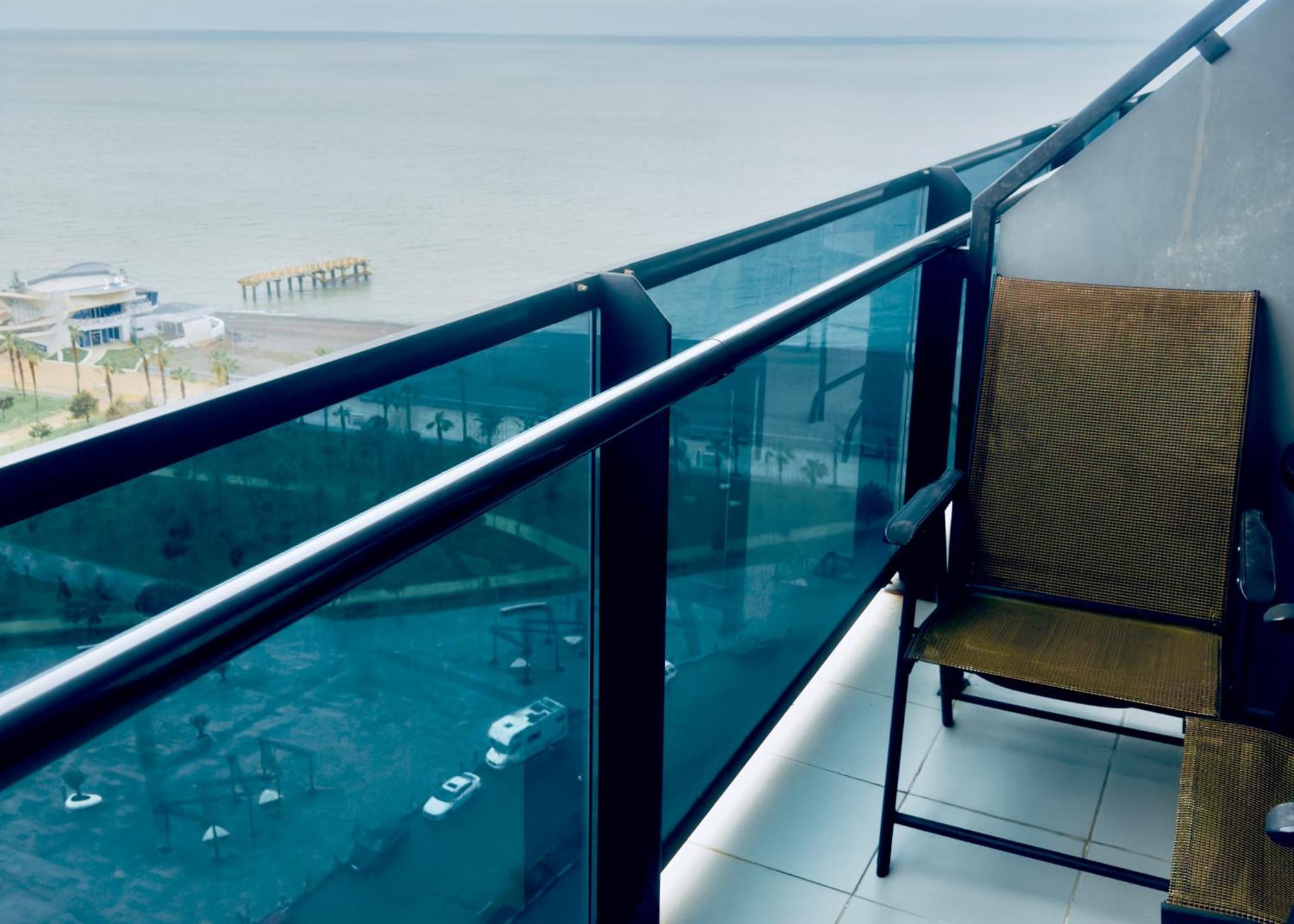 Marvella Hotel Orbi Beach Tower Batumi Esterno foto